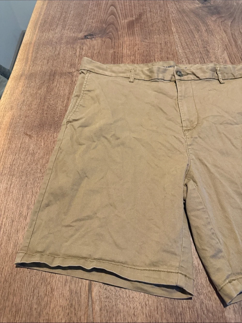 OLD NAVY Slim-Fit Shorts - 40